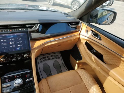 Used 2024 Jeep Grand Cherokee L Summit image 17