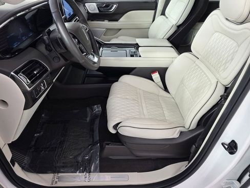 Used 2023 Lincoln Navigator Black Label AWD/4WD image 9