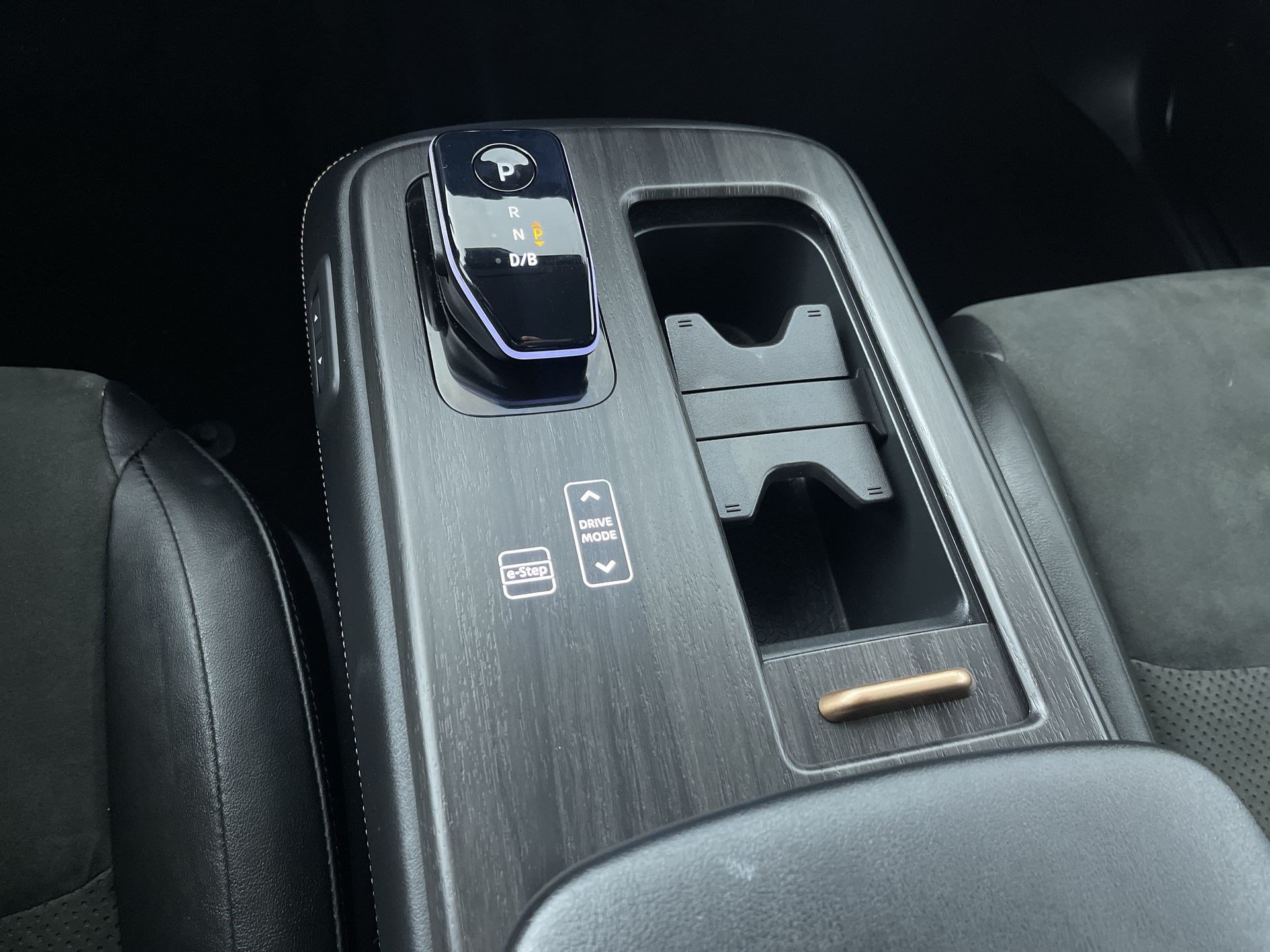 Certified 2024 Nissan Ariya AWD image 22