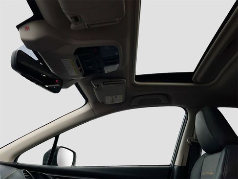 Used 2022 Subaru Crosstrek 2.5i Sport w/ Moonroof Package image 20