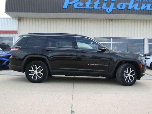 Used 2024 Jeep Grand Cherokee L Limited w/ Luxury Tech Group II AWD/4WD image 2