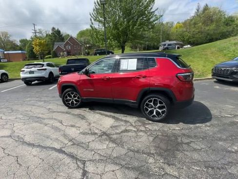 Used 2025 Jeep Compass Limited AWD/4WD image 7