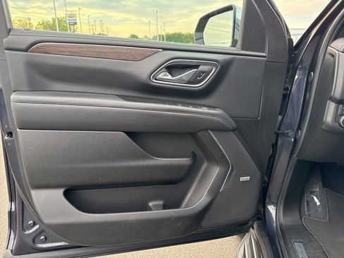 Used 2023 Chevrolet Suburban Premier AWD/4WD image 28