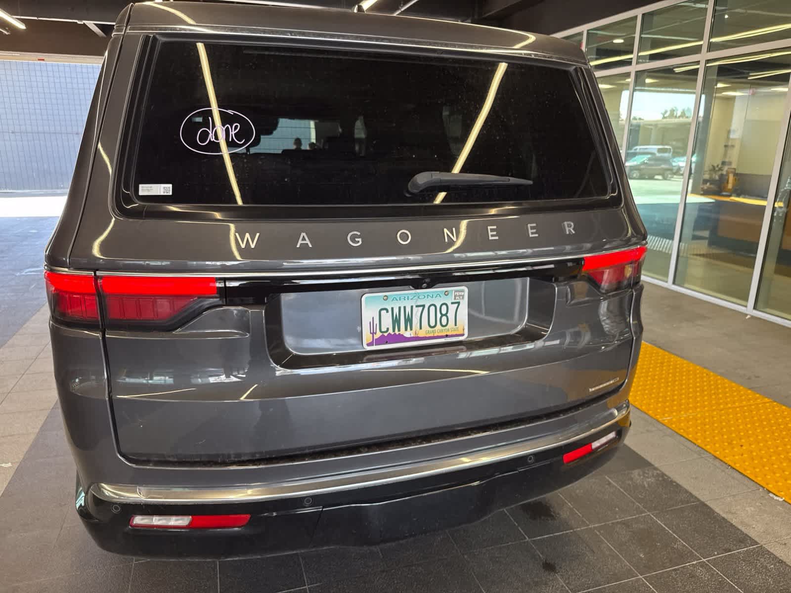 Used 2024 Jeep Wagoneer L Series II RWD image 12