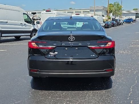 Used 2025 Toyota Camry LE w/ Convenience Package FWD image 7