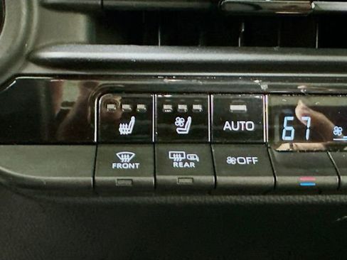 Certified 2024 Toyota Crown Limited image 24