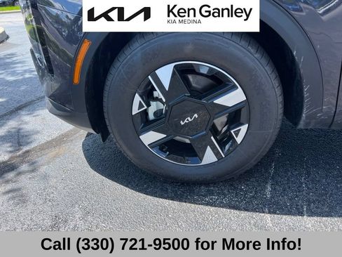 Certified 2026 Kia Sportage LX FWD image 17