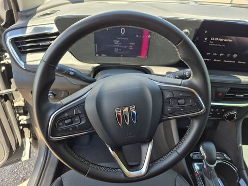 Used 2025 Buick Encore GX Preferred FWD image 9