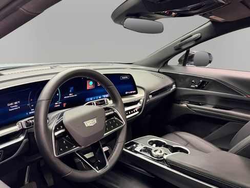 Used 2024 Cadillac Lyriq Sport RWD image 16