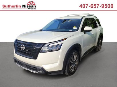 Used 2023 Nissan Pathfinder SL