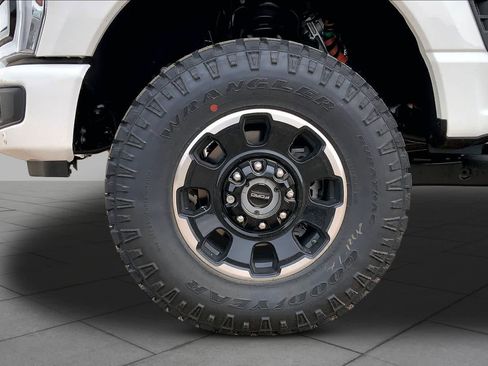 New 2026 Ford F250 Platinum w/ Tremor Off-Road Package AWD/4WD image 11