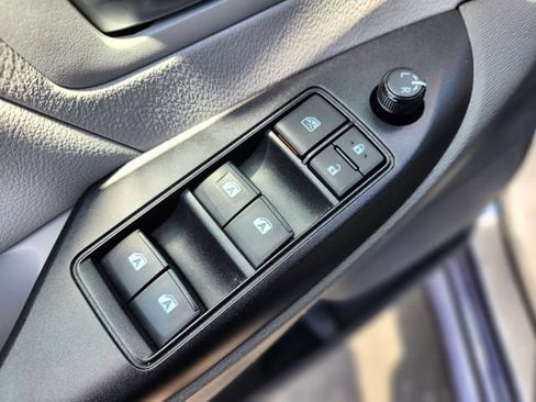 Used 2020 Toyota Sienna LE w/ LE Preferred Package FWD image 18