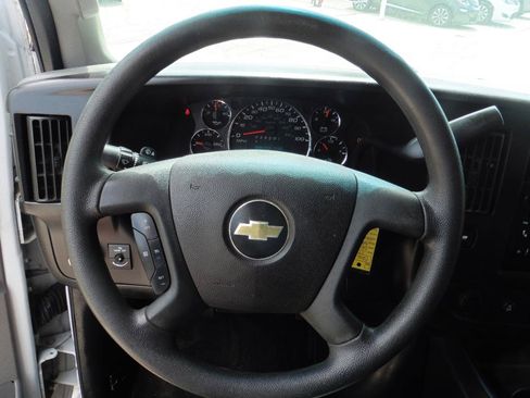 Used 2017 Chevrolet Express 3500 LT w/ LT Preferred Equipment Group RWD image 6