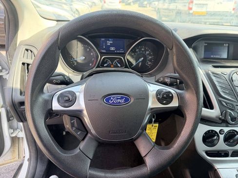 Used 2014 Ford Focus SE FWD image 10