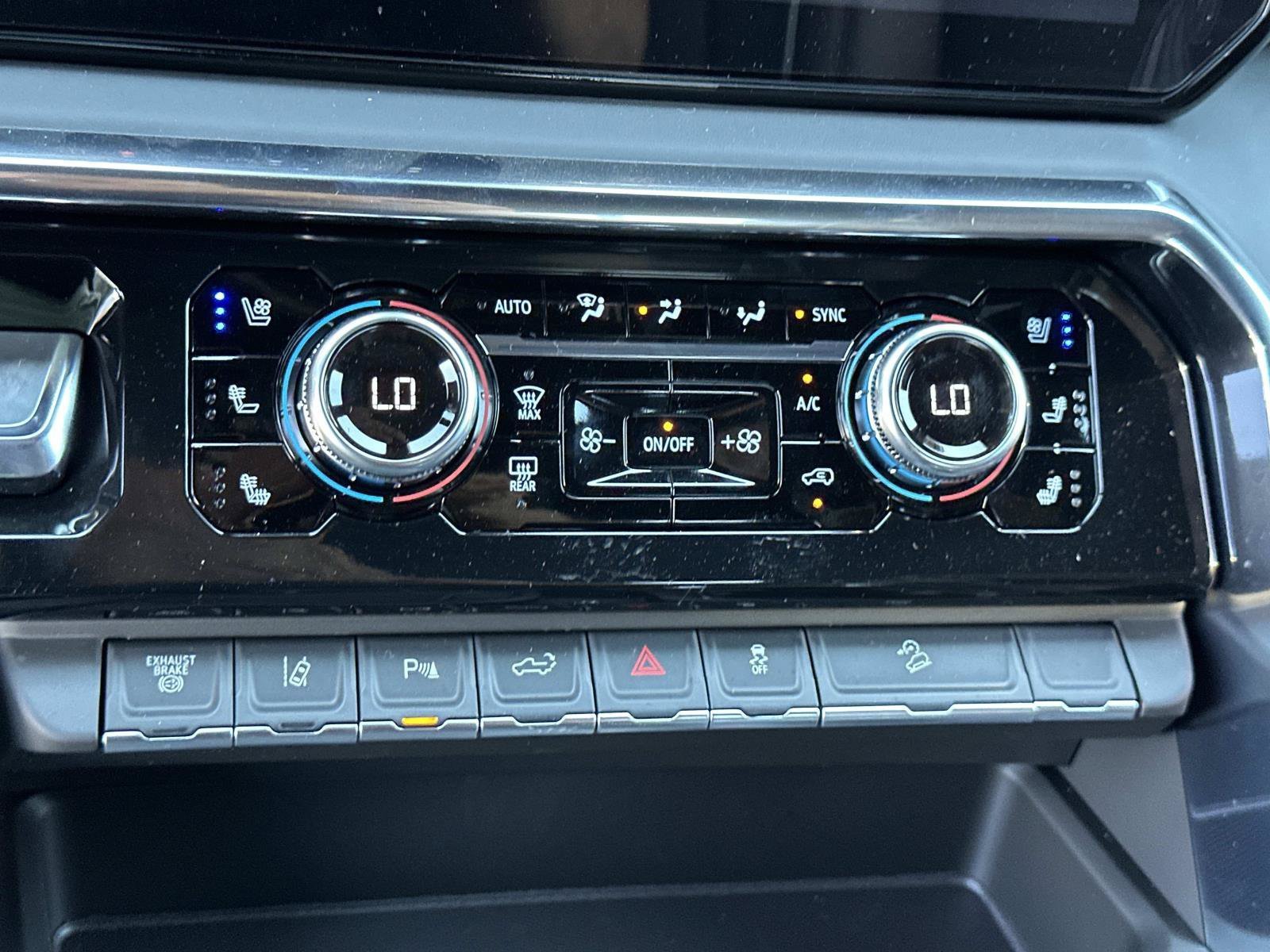 New 2026 GMC Sierra 2500 Denali Ultimate AWD/4WD image 18