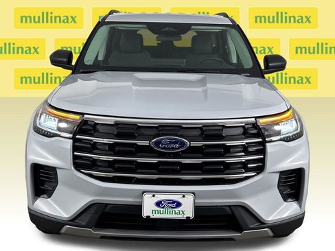 New 2026 Ford Explorer Active RWD image 5
