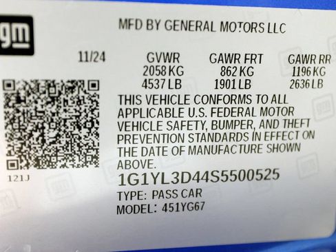 Used 2025 Chevrolet Corvette E-Ray w/ Stealth Interior Trim Package AWD/4WD image 47