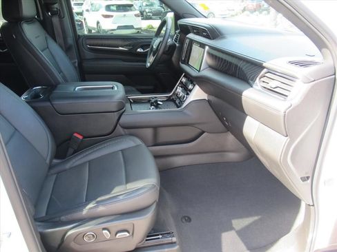 Used 2024 GMC Yukon Denali AWD/4WD image 10