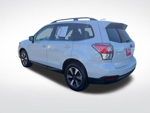 Used 2017 Subaru Forester 2.5i Limited AWD/4WD image 4