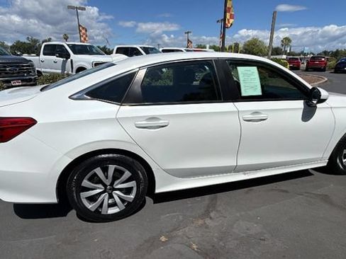Used 2023 Honda Civic LX image 3
