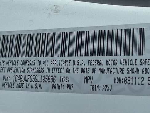 Certified 2016 Jeep Wrangler Unlimited Rubicon w/ Connectivity Group image 44