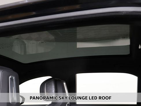 Used 2025 BMW 740i xDrive image 4