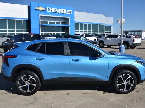 New 2026 Chevrolet Trax RS image 3