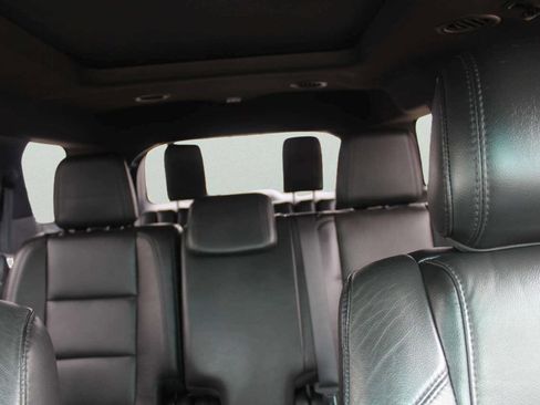 Used 2015 Ford Explorer XLT w/ Equipment Group 202A AWD/4WD image 7