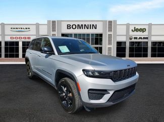 Used 2022 Jeep Grand Cherokee Altitude video 2