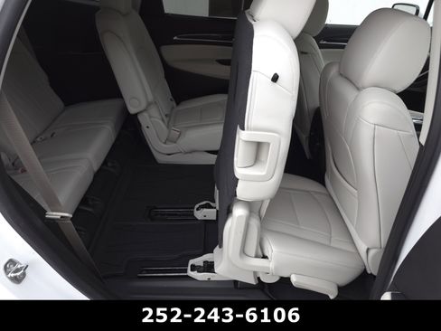 Used 2023 Buick Enclave Essence image 37