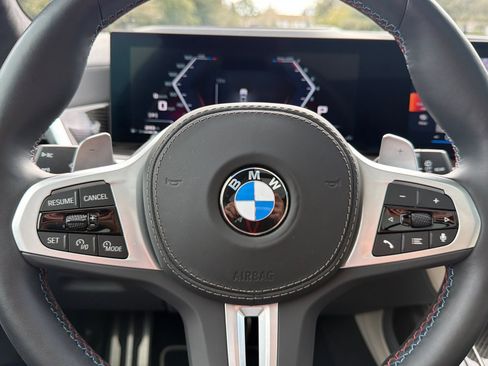 Used 2025 BMW X7 M60i image 32