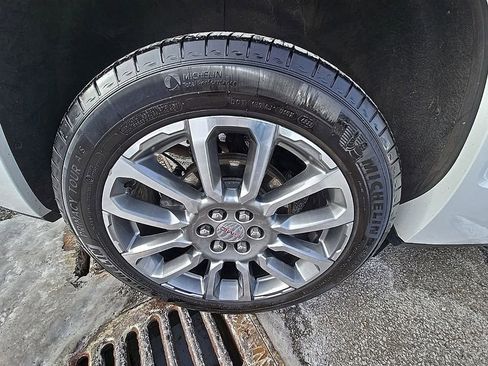 Used 2023 GMC Acadia Denali w/ Denali Ultimate Package image 39