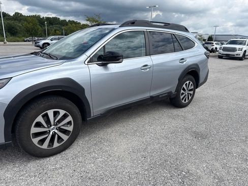 Certified 2024 Subaru Outback Premium AWD/4WD image 8