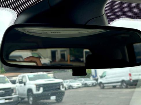 Used 2021 Ford Edge SE image 23