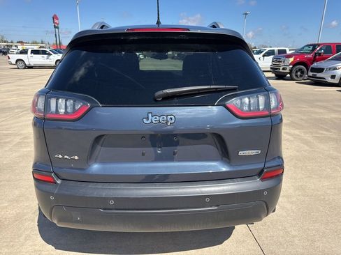 Used 2021 Jeep Cherokee Latitude Plus AWD/4WD image 8