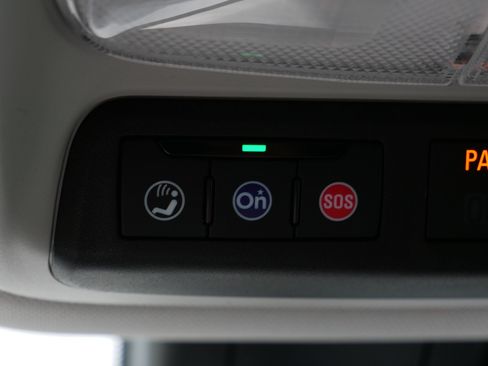 Used 2022 Chevrolet TrailBlazer LT FWD image 33
