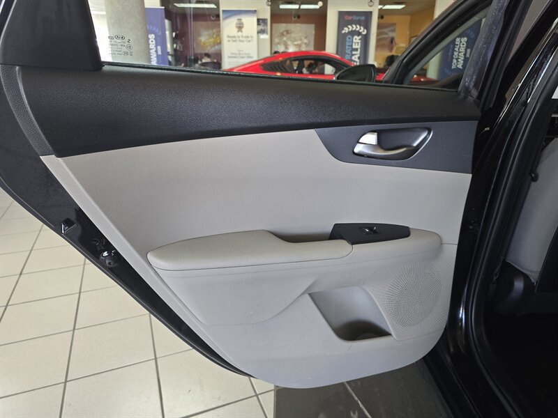 Used 2021 Kia Forte LXS FWD image 11