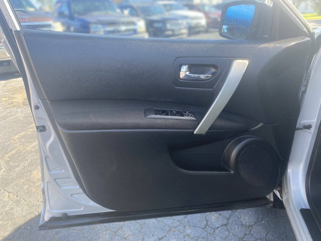 Used 2015 Nissan Rogue S w/ Convenience Package FWD image 13