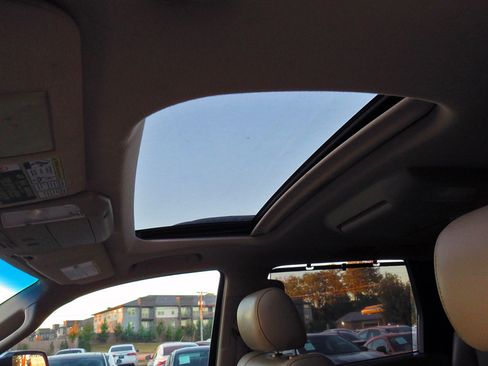 Used 2013 Toyota Sequoia Platinum image 36