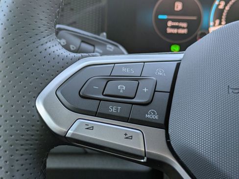 New 2026 Volkswagen Tiguan SE R-Line FWD image 35