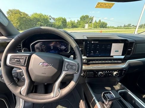 New 2026 Chevrolet Silverado 1500 RST w/ LPO, Dark Essentials Package AWD/4WD image 16