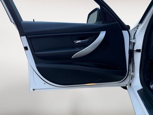 Used 2017 BMW 320i xDrive 320i xDrive image 13