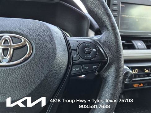 Used 2022 Toyota RAV4 XLE w/ Convenience Package FWD image 30