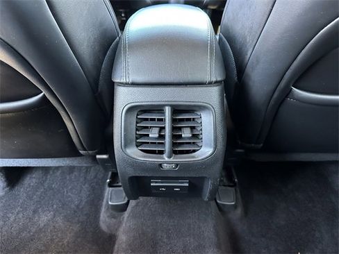 Used 2019 Jeep Cherokee Latitude Plus image 13