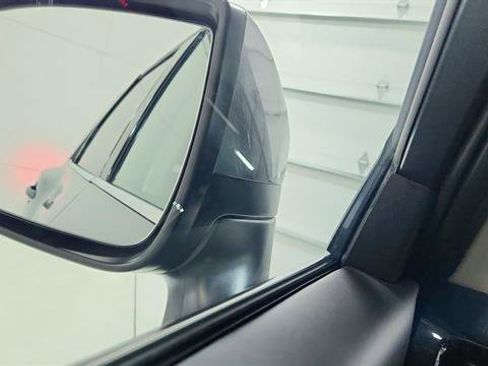 New 2025 Nissan Pathfinder SV image 13