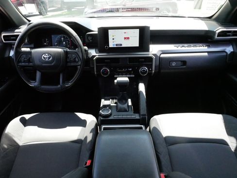 Used 2025 Toyota Tacoma SR5 AWD/4WD image 10