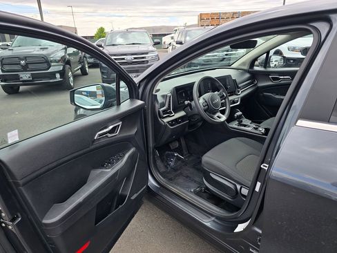 Used 2023 Kia Sportage LX AWD/4WD image 19