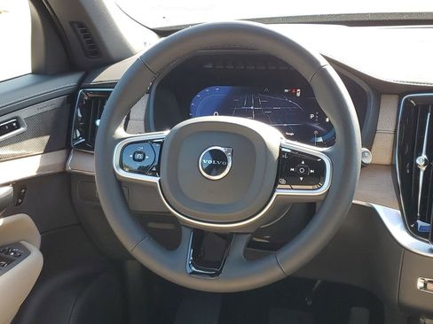 New 2025 Volvo XC90 B5 Plus w/ Protection Package Premier image 8
