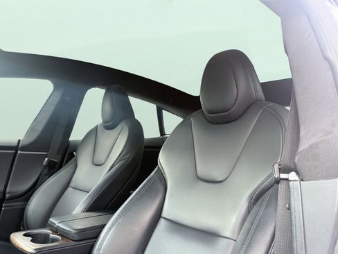 Used 2020 Tesla Model S Long Range image 17