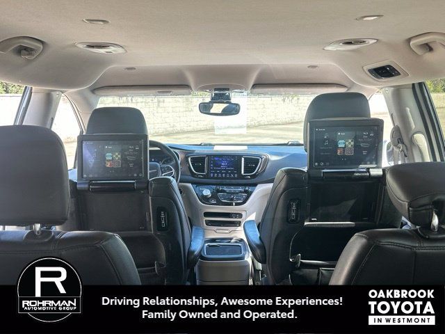 Used 2017 Chrysler Pacifica Touring-L Plus FWD image 11